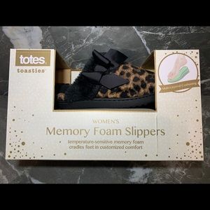 Woman’s memory foam slippers